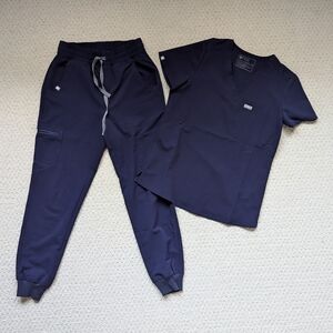 Figs Zamora Highwaisted Jogger Scrub Bottom & Catarina One Pocket Top - Size XS